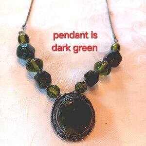 Captivating green bead necklace